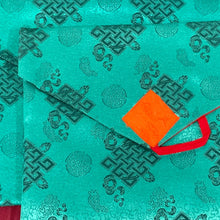 Tải hình ảnh vào trình xem Thư viện, Bìa sách lụa