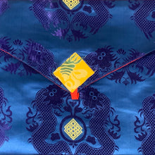 Tải hình ảnh vào trình xem Thư viện, Bìa sách lụa