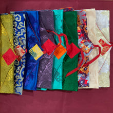 Tải hình ảnh vào trình xem Thư viện, Bìa sách lụa